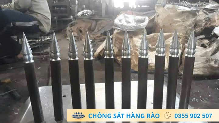 Mẫu chông sắt gắn trên thanh hộp