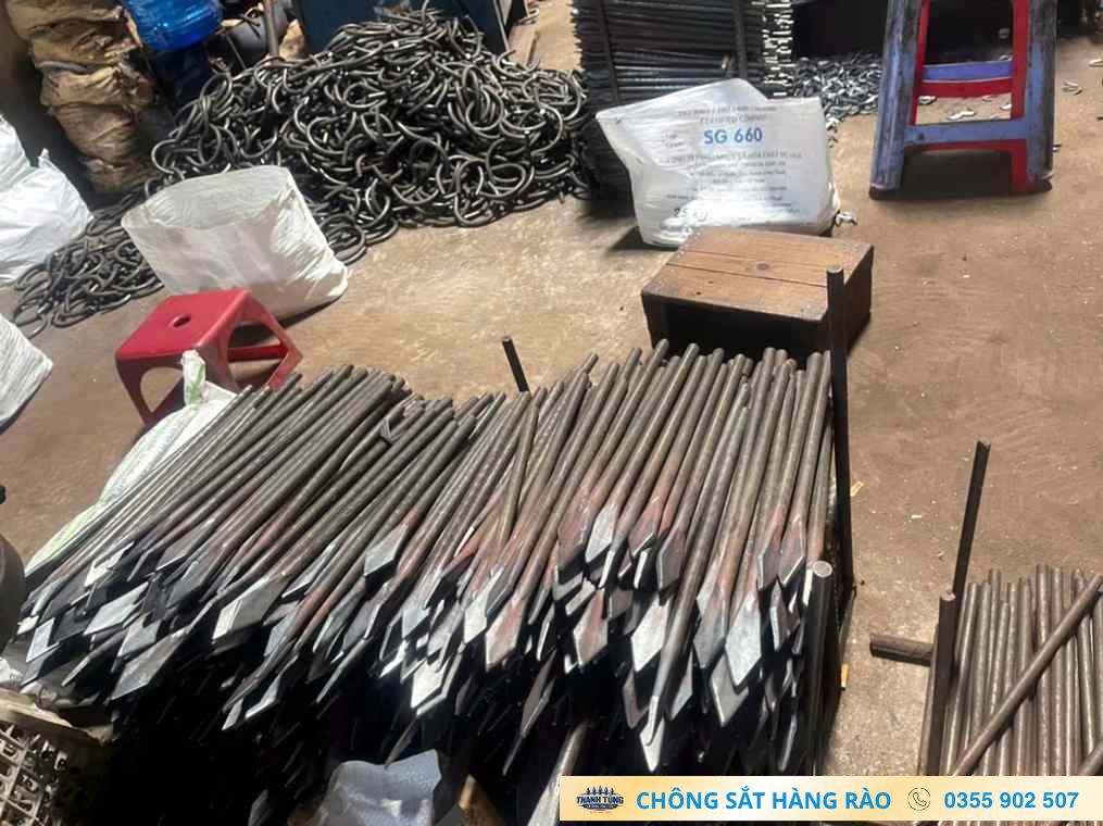 Các thanh chông thân tròn có đầu tạo hình nhọn