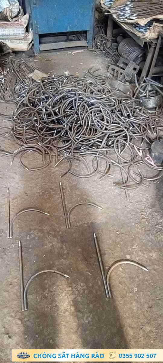 Lô chông sắt đang được gia công