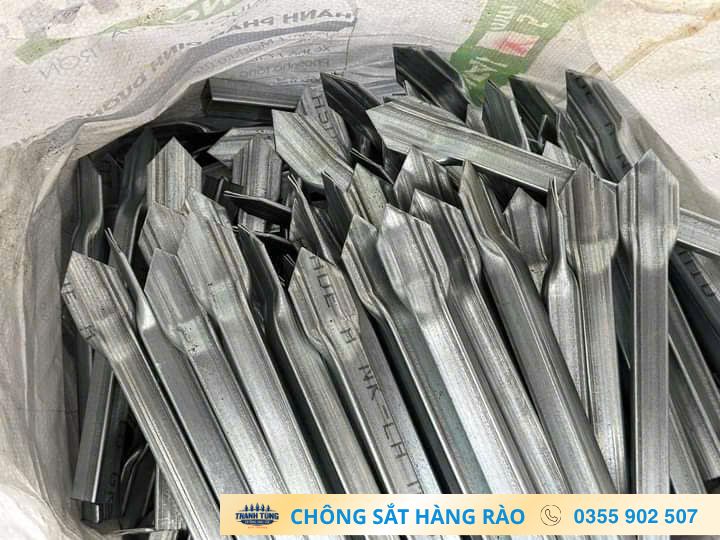 chông sắt hộp